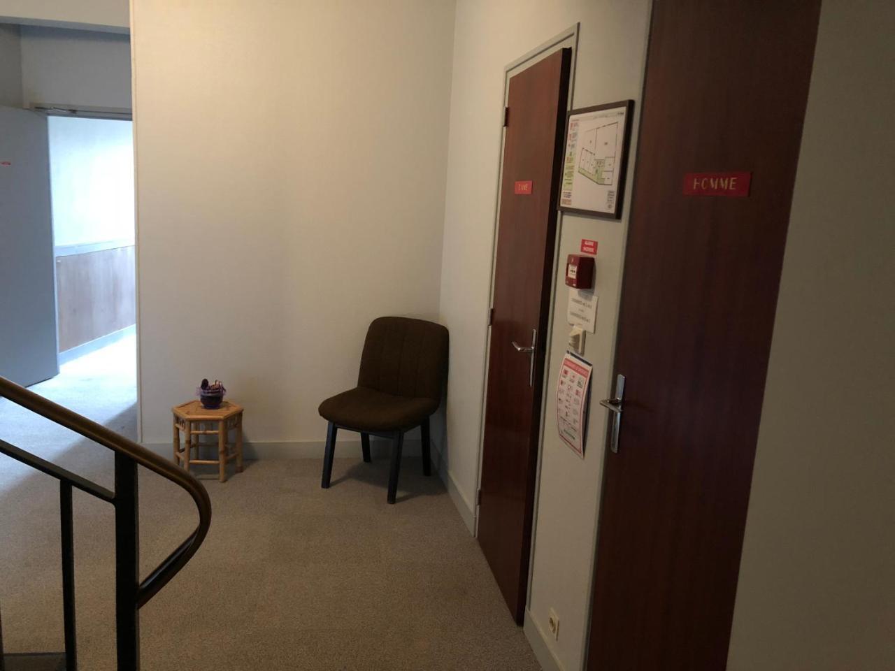 Hotel Le Commerce Bellegarde-du-Loiret Екстериор снимка